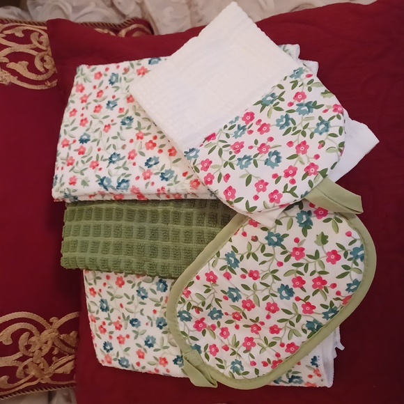 Smart Home Other - Smart Home kitchen towels NWOT